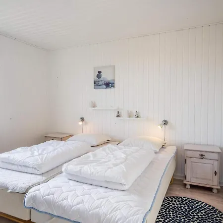 Bright Seaside Retreat In Haurvig-by Traum Havrvig