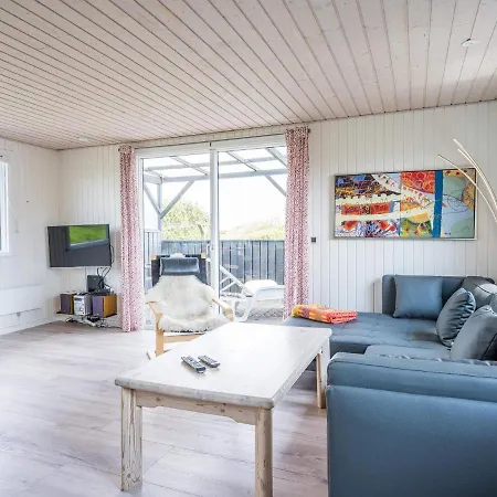 Bright Seaside Retreat In Haurvig-by Traum * Havrvig
